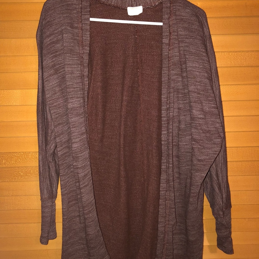 Maroon pull over sweater